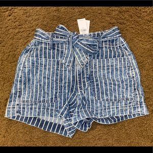 American Eagle Outfitters “Mom” Shorts